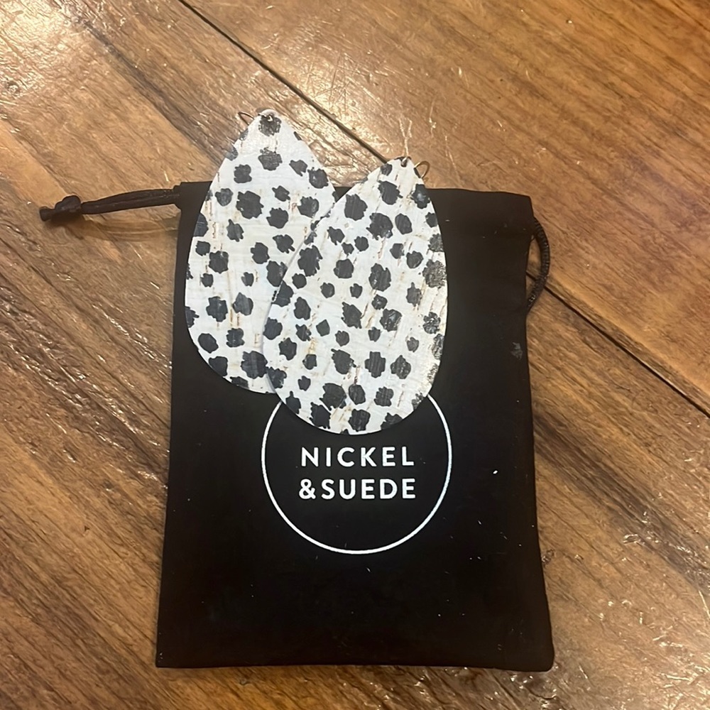 Like New Nickel & Suede black and white leather earrings
